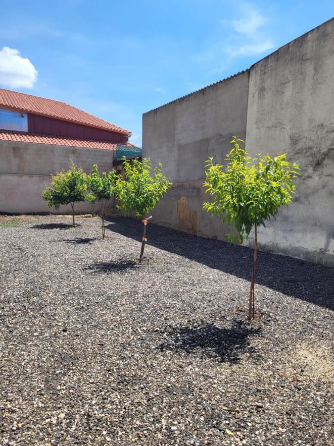 La Pedrosa Casa Rural Camarzana de Tera Luaran gambar