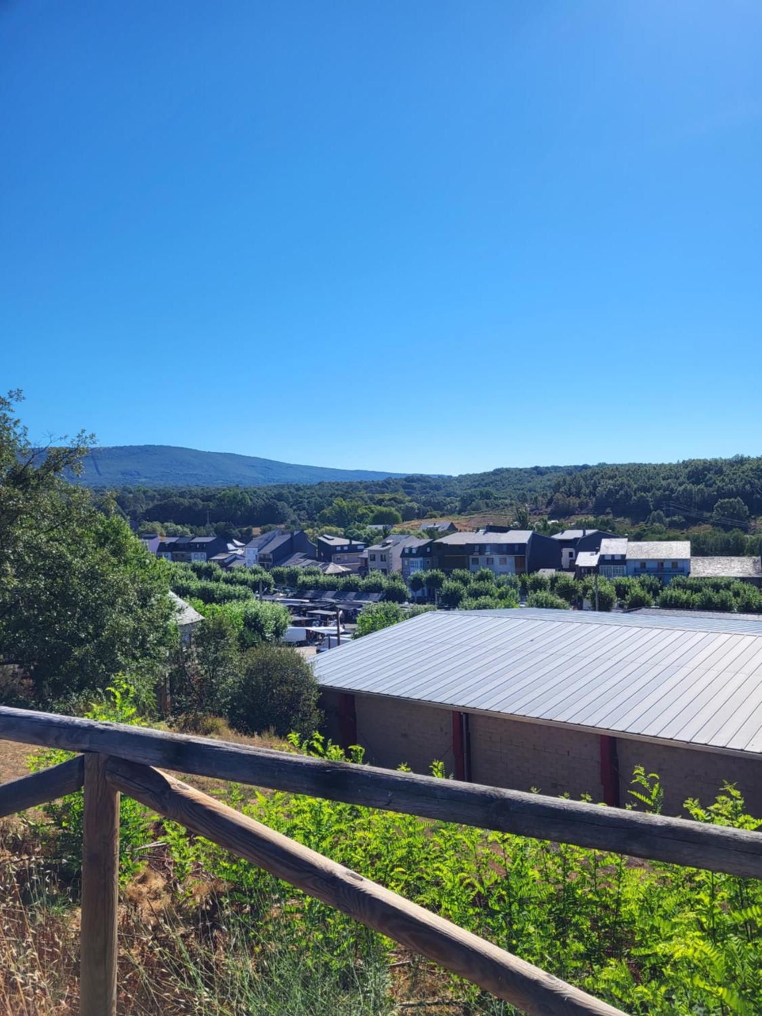 La Pedrosa Casa Rural Camarzana de Tera Luaran gambar